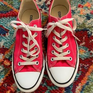 Converse Chuck Taylor Hot Pink Low Tops